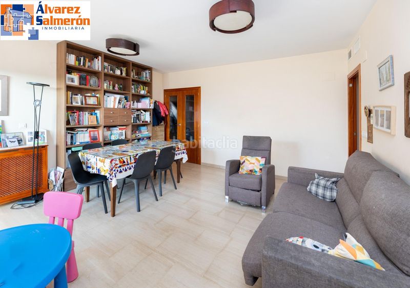 Foto e0495b8e-f771-4030-90fd-c849f9f13649. Pis amb calefacció aparcament piscina a Rosaleda - Juventud Granada