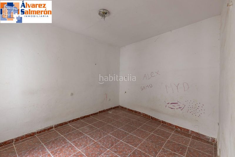 Foto 2d1d996b-04df-43e7-b805-9965c8ffbf52. Casa amb aparcament a Bola de Oro Granada