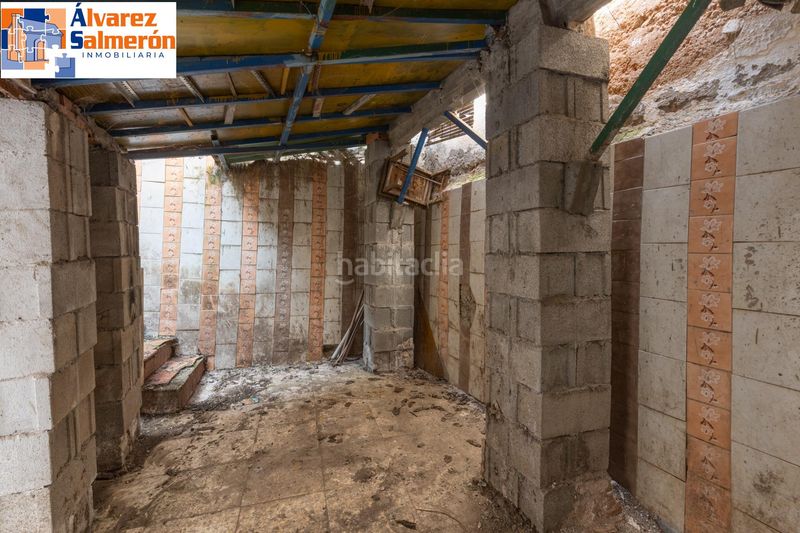 Foto 3d54ffc8-1de5-43db-916e-09f0c4395e0d. Casa amb aparcament a Bola de Oro Granada