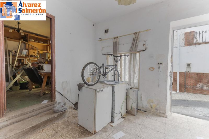 Foto 446d5fee-9656-4d7e-aa09-78afc6eb0789. Casa amb aparcament a Bola de Oro Granada