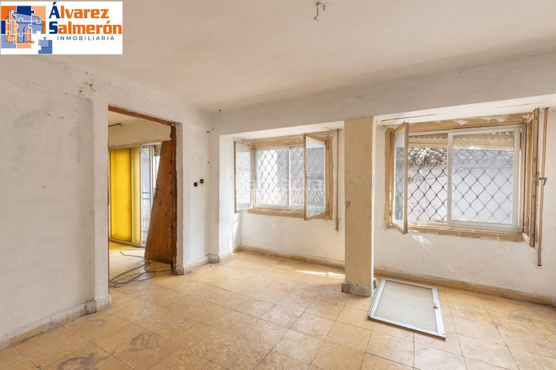 Foto af390319-6867-4edf-916d-d114155d346b. Casa amb aparcament a Bola de Oro Granada