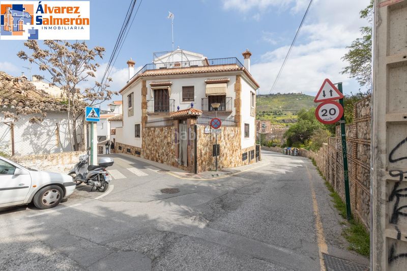 Foto c3ad02c8-70b5-495a-8cad-c78c8528c8ba. Casa amb aparcament a Bola de Oro Granada