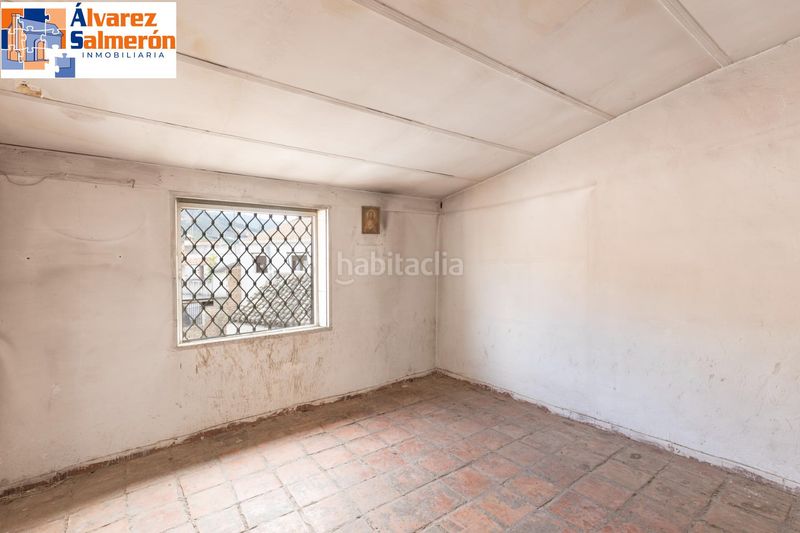 Foto cb88005b-285c-4fc7-a88b-ac5952bfb11d. Casa amb aparcament a Bola de Oro Granada
