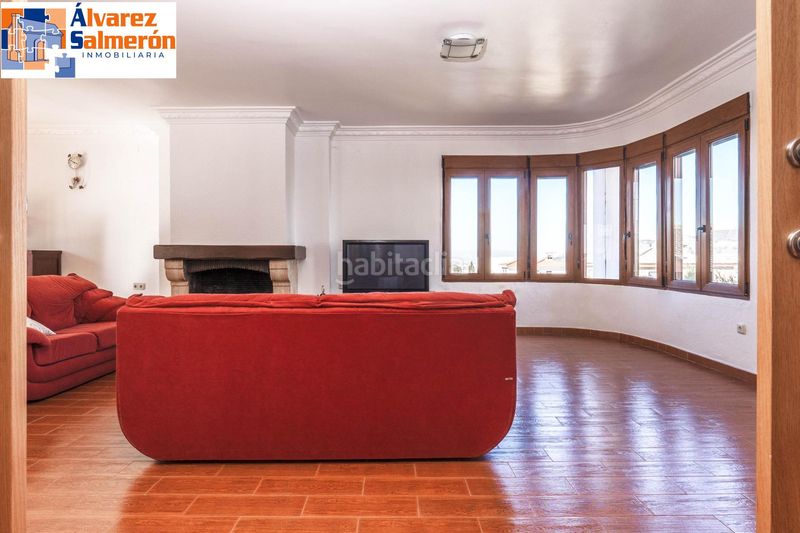 Foto 103faead-cf1d-450a-b916-abcdf07db5e7. Casa amb calefacció aparcament a Peligros