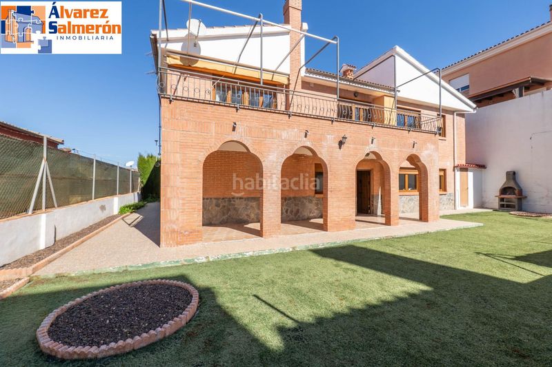 Foto c8ade0da-24fd-445a-9076-227308435426. Casa amb calefacció aparcament a Peligros