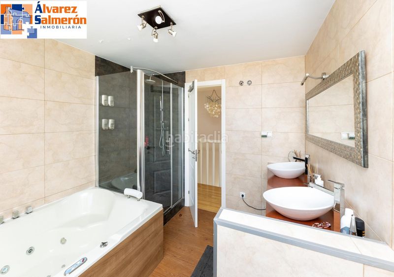 Foto f1a19a3e-b285-4647-ba36-b826946e5d2a. Xalet amb aparcament piscina a Barrio de la Vega Monachil