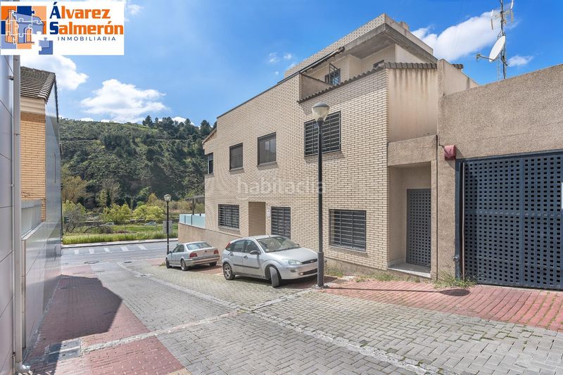 Foto e72b6433-b7f6-4829-867e-9502d0ad0c37. Casa adossada amb aparcament a Crta. De la Sierra Granada