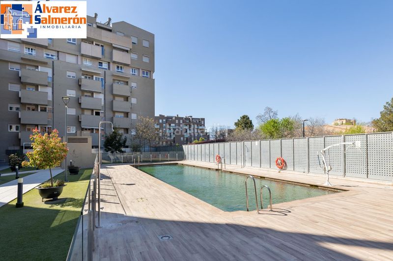 Foto ad0e1fa5-6983-4dbb-80a0-8c0465d264d8. Pis amb aparcament piscina a Campus de la Salud Granada