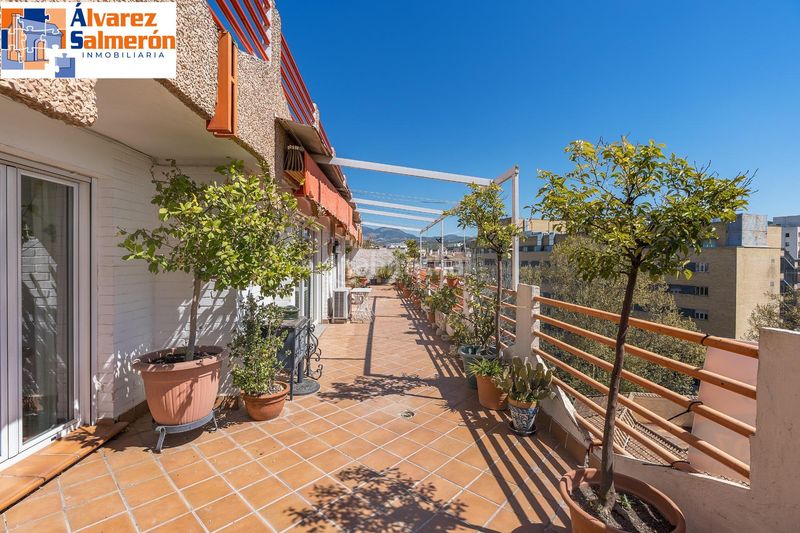 Foto c2bb6ef4-32e0-4dc7-a733-40da967efe44. Àtic a Pajaritos Granada