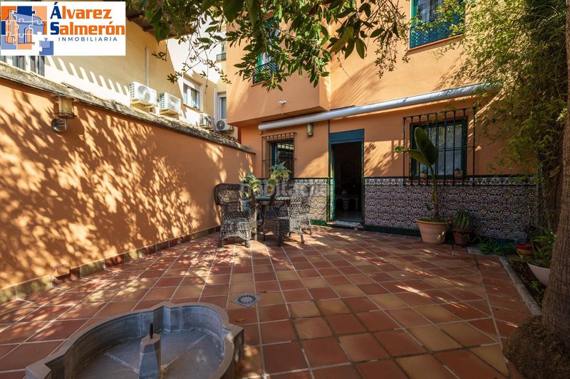 Foto 047a3b4a-3be1-4245-b0df-367e13829bcc. Casa adossada amb calefacció aparcament piscina a Granada