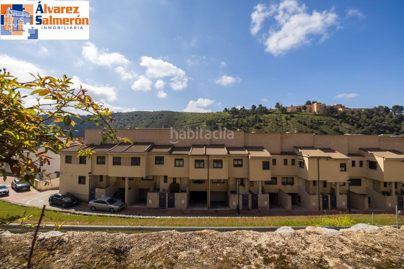 Foto 75c0fb10-4eb5-4491-9c38-91131dd41732. Casa adossada amb calefacció aparcament piscina a Granada