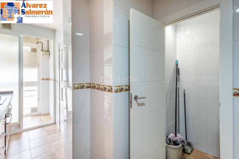 Foto fa20f0a6-1f35-418e-a505-2bc2f95f8b53. Pis a Barrio de Zaidín Granada