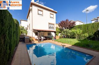 Chalet  Calle carmen martin gaite. Espectacular chalet independiente con parcela haciendo esquina e