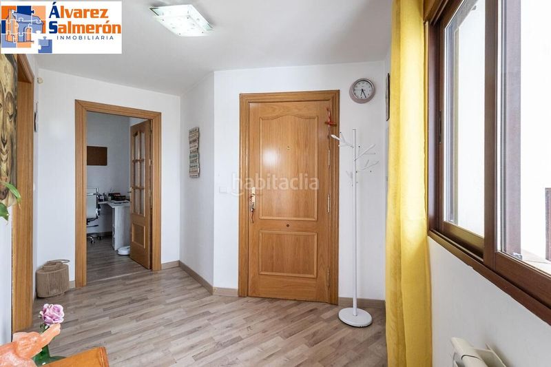 Foto 095a1aa2-8f40-4e61-b0eb-6dfea35ef818. Àtic amb aparcament a Barrio de la Vega Monachil