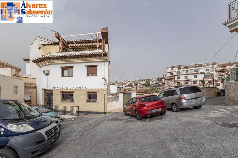 Foto e0900f1e-00dd-4c12-a199-1a95f851fab6. Àtic amb aparcament a Barrio de la Vega Monachil