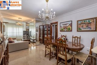 Piso  Calle arquitecto jimenez lacal. Magnífico piso en venta en la zona de mondragones, granada!