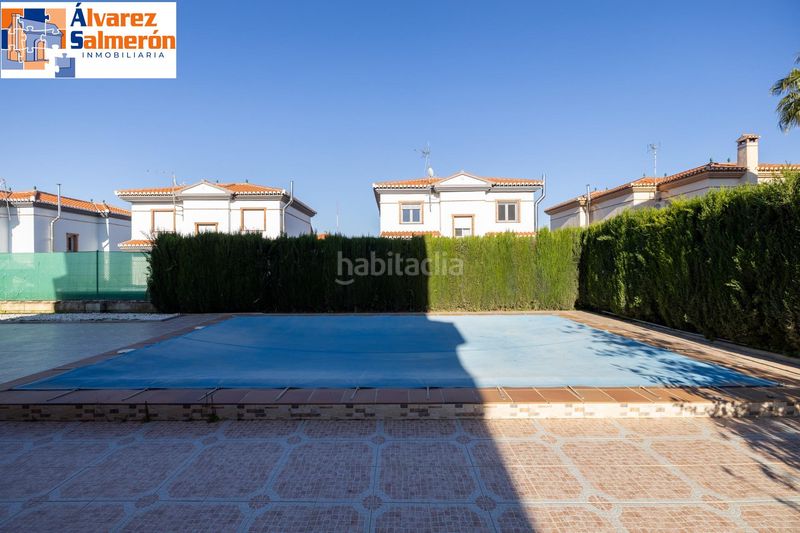 Foto b1283485-7f08-4fc9-9c38-b2825ea139e9. Xalet amb aparcament piscina a Cúllar Vega