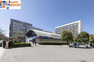 Apartament  Calle del escultor antonio martínez olalla. Apartamento reformado en ubicación privilegiada