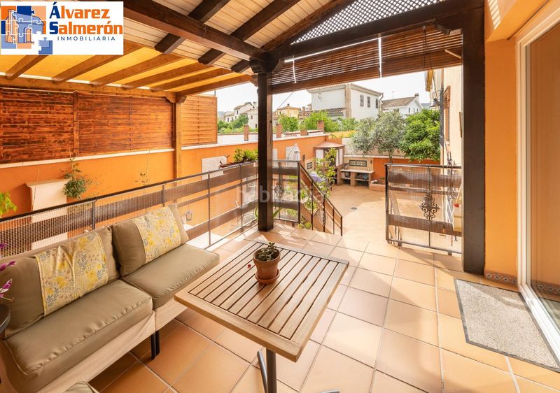 Foto 45b15e99-1ae0-43f6-991e-fc5d8a5a3bed. Casa aparellada amb aparcament a Jun