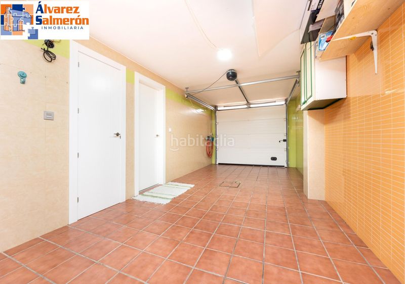 Foto 80e1fa8f-e8cb-4ee1-bd45-64f115dbc101. Casa aparellada amb aparcament a Jun