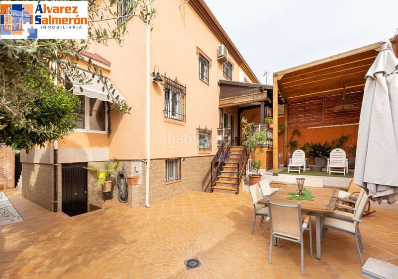 Foto b9269756-9bd5-4517-9468-28fb0983548f. Casa aparellada amb aparcament a Jun