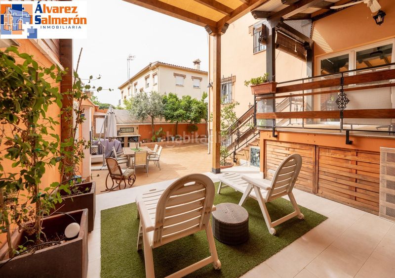 Foto cd9d9308-b4d1-4611-8a99-ff802228fb3c. Casa aparellada amb aparcament a Jun