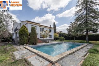 Casa  Calle geranio. Chalet en ogijares