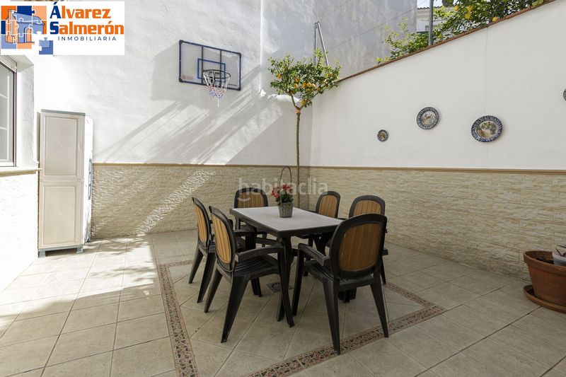 Foto f536f24b-02ef-462a-ab04-56cb4b6ecf12. Casa adossada amb aparcament a La Zubia Ciudad Zubia (La)