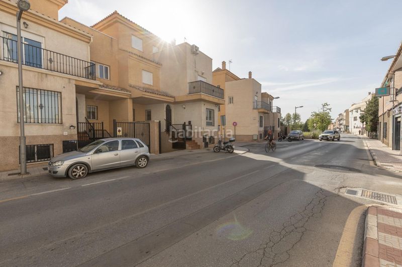 Foto 5ebce7c4-cdec-4a68-bc68-d1f35e049602. Casa adossada amb aparcament a Avda. De los Ogíjares Armilla