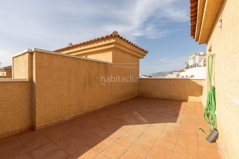 Foto b01b5456-d3a3-4f09-bfe4-28a24531be05. Casa adossada amb aparcament a Avda. De los Ogíjares Armilla