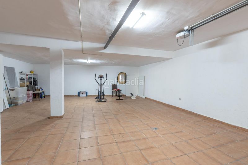 Foto c8b4fd2c-abf0-4949-8660-12d8ac243a8e. Casa adossada amb aparcament a Avda. De los Ogíjares Armilla
