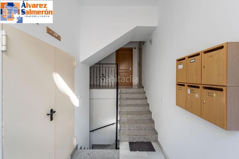 Foto e42bfdfd-048a-4436-b133-b3b5f07ed0a5. Àtic amb aparcament a Ogíjares