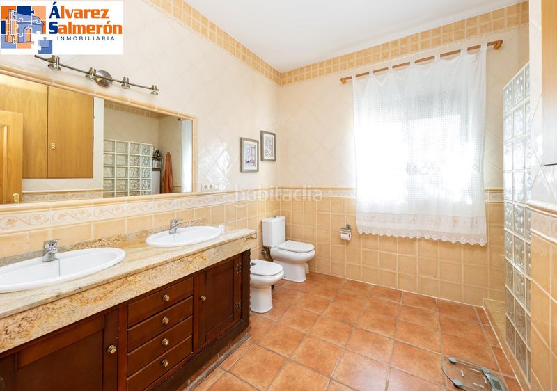 Foto 63d79d00-f343-4642-a80f-140fec394e1a. Casa amb aparcament a Moraleda de Zafayona