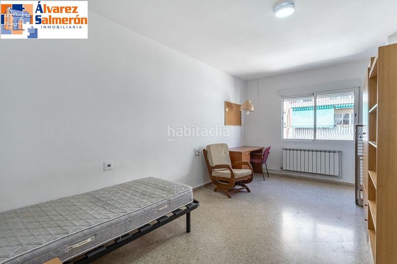 Foto c8af4ce7-bf4b-4aaf-96aa-a3239895d0e0. Pis amb calefacció a Pajaritos Granada