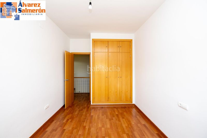 Foto e5de9586-ac4b-4216-9e5a-370c548d8fc0. Casa adossada amb calefacció aparcament piscina a Gabias (Las)