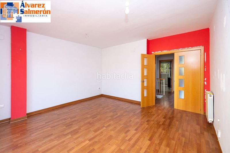 Foto edda5a8f-778f-4488-b719-06914a7233ad. Casa adossada amb calefacció aparcament piscina a Gabias (Las)