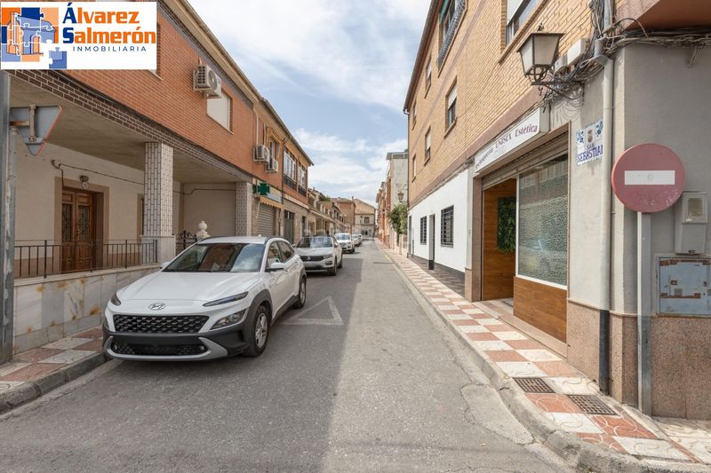 Foto 0298f740-e58b-4f9c-9813-3ef477bd0934. Casa amb aparcament a San Miguel Armilla
