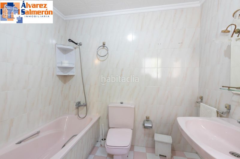 Foto 04e01e39-c944-432e-a306-864db9c1ffb2. Casa amb aparcament a San Miguel Armilla