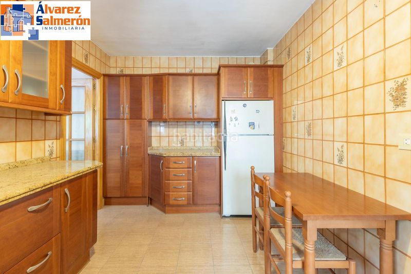 Foto 32963275-a893-4ef5-818d-b122227ad4ac. Casa amb aparcament a San Miguel Armilla