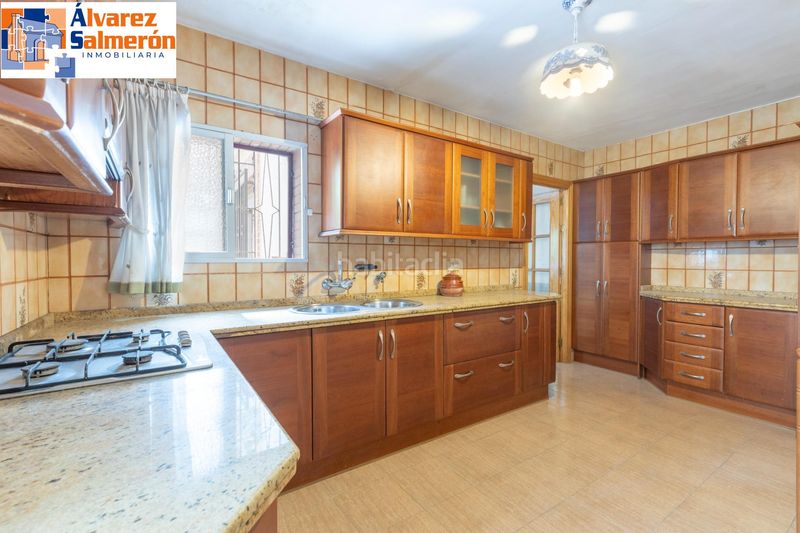 Foto 8617d155-2904-4f98-8a0f-bd2e2de9bd76. Casa amb aparcament a San Miguel Armilla