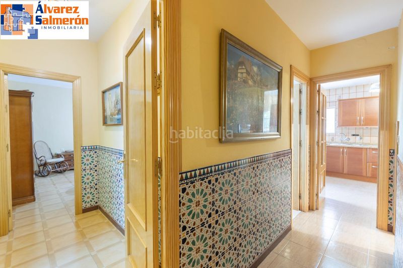 Foto ce9acb4d-f5fe-434a-8f69-61e1cd840d07. Casa amb aparcament a San Miguel Armilla