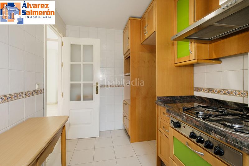 Foto 1760ee18-bc9c-4868-b177-3786e9f8dc66. Casa adossada amb calefacció aparcament a San Miguel Armilla