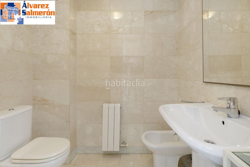 Foto 41ab1ba8-ee94-4020-bc73-8ae7ab1edeee. Casa adossada amb calefacció aparcament a San Miguel Armilla