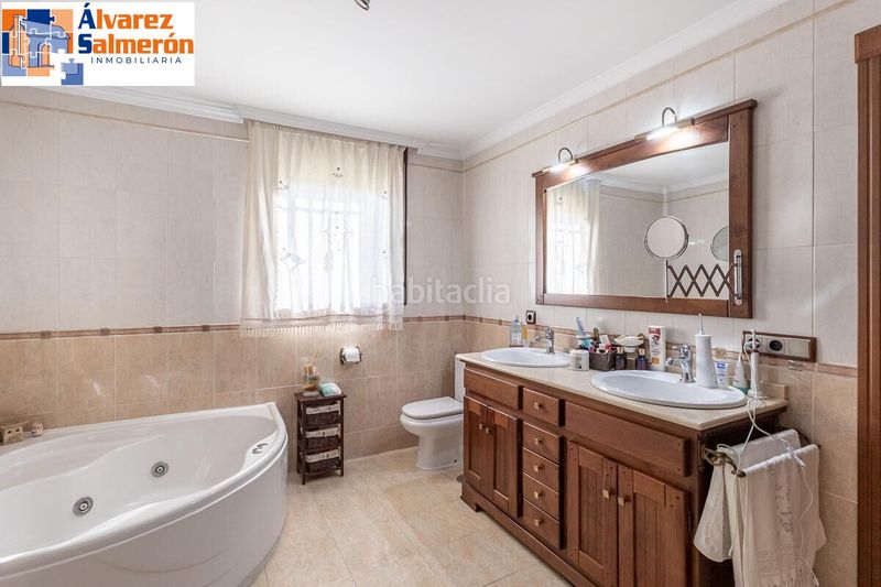 Foto 0b218648-f67f-4638-bd68-9cc0334bd338. Chalet  . en Albolote