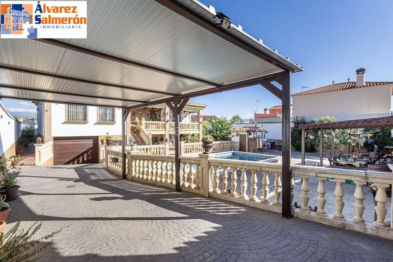 Foto 4aae5f84-11bc-4983-8911-7beddbbac6f0. Chalet  . en Albolote