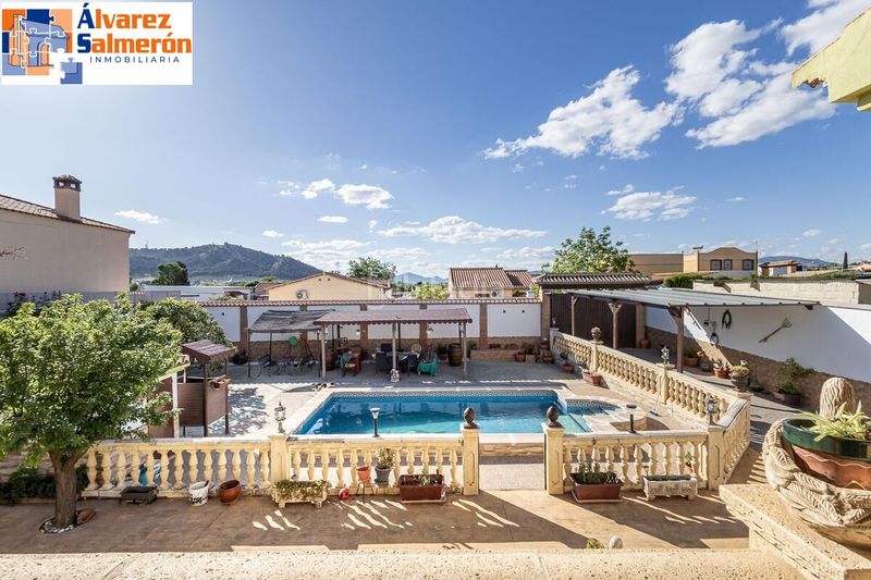 Foto 4ac1a40c-2cfb-45ac-af63-ceb9f6af5540. Chalet  . en Albolote