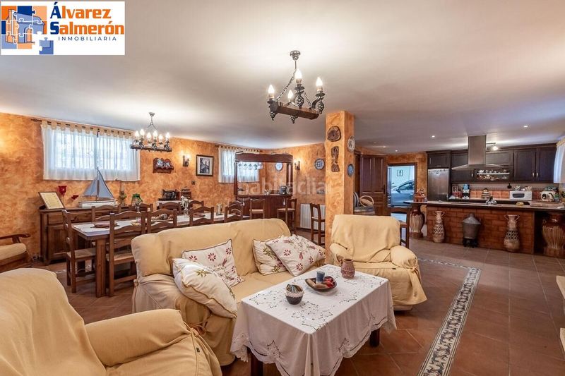 Foto 89e4196a-9536-4040-b1d4-38b084491e7b. Chalet  . en Albolote