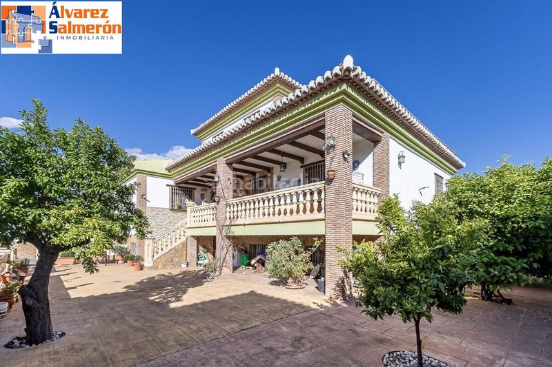Foto bd55a043-76e0-45fc-bafb-3aacb986f3e2. Chalet  . en Albolote