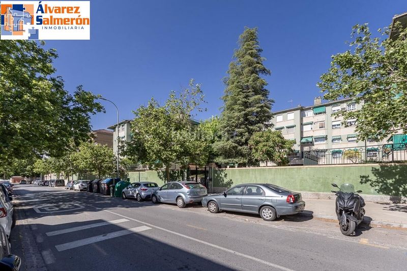 Foto c41e14cb-96cb-41a8-b56e-f7b62ddd6d1c. Pis amb calefacció aparcament a Cervantes Granada