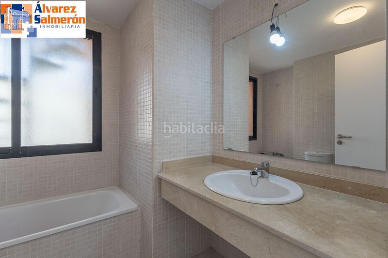 Foto 590b1ef9-8197-4b9b-94d7-671b4b1f7d64. Casa adossada amb calefacció aparcament piscina a Albolote